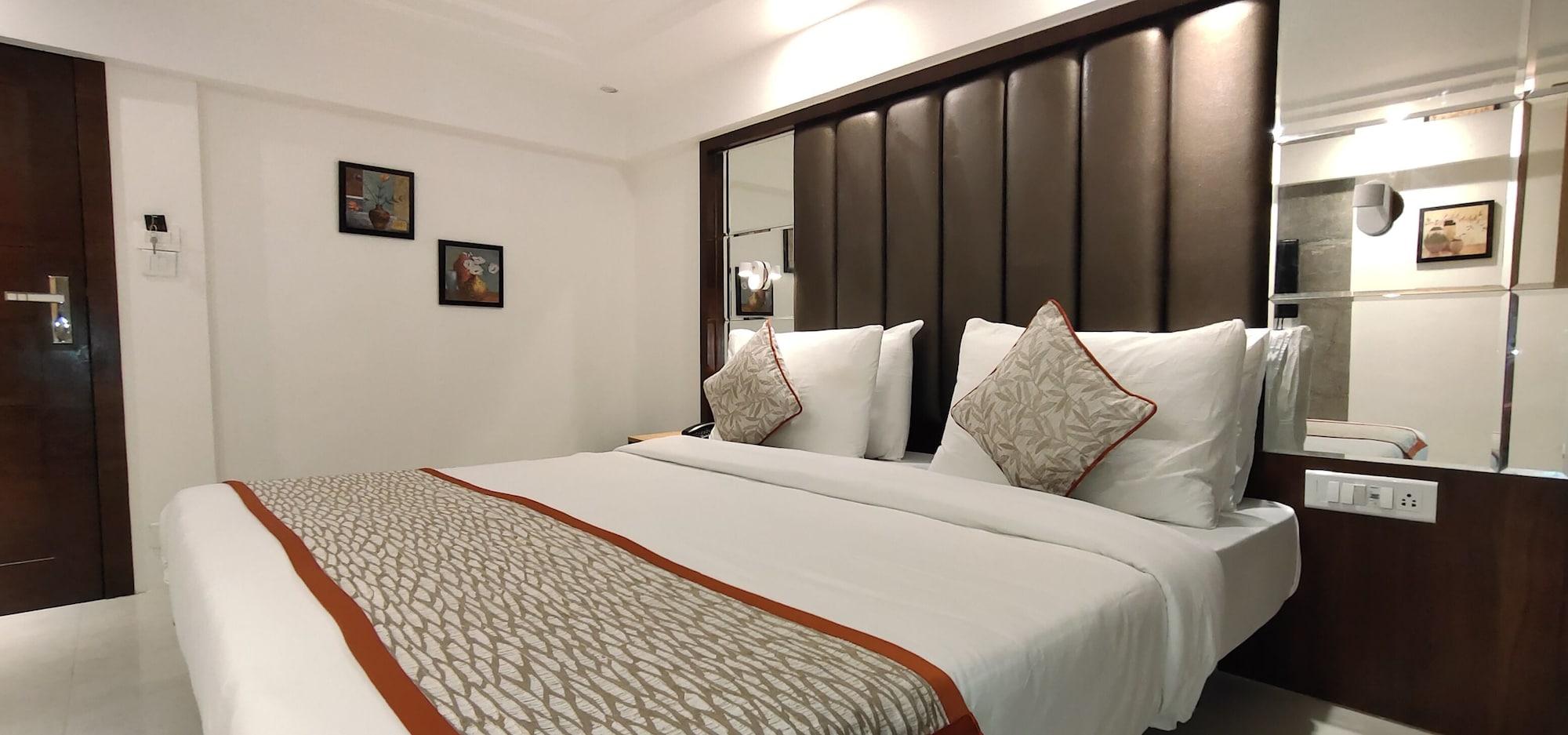 Hotel Supreme - Cuffe Parade Bombaim Exterior foto