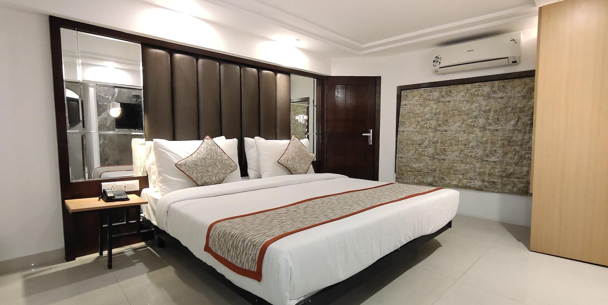 Hotel Supreme - Cuffe Parade Bombaim Exterior foto
