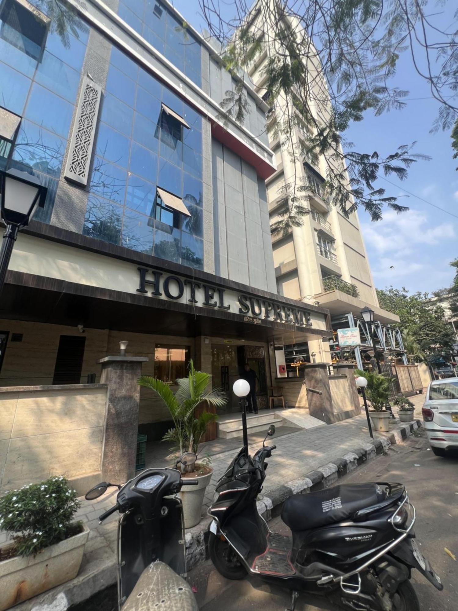 Hotel Supreme - Cuffe Parade Bombaim Exterior foto
